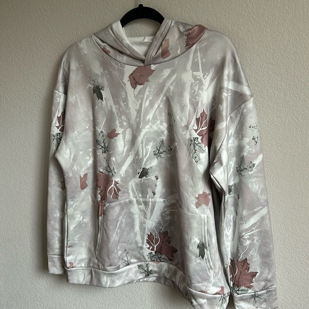 Hoodie New no tags Sz L autumn design